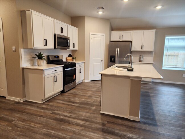 Building Photo - 27314 Oceanus Springs Dr