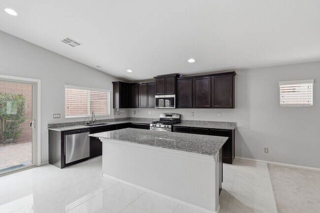 Building Photo - SW!!! Casita!!!! Single Story!!! 4 Bedrooms!!! Gated!!! End or Cut De Sac!!! Community green area...