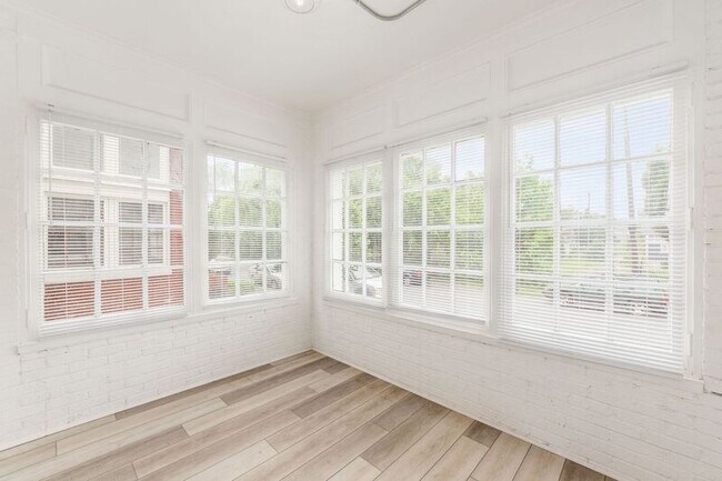 Building Photo - 58 N 20th St