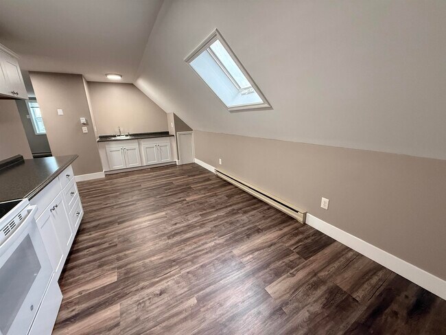 Building Photo - 70 3rd St