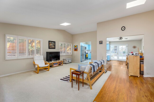 Building Photo - 3 Bed 2 Bath House in Scripps Ranch