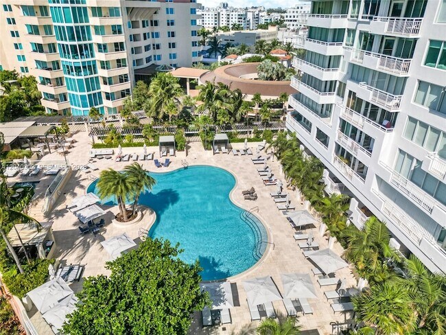 Building Photo - 300 South Pointe Dr