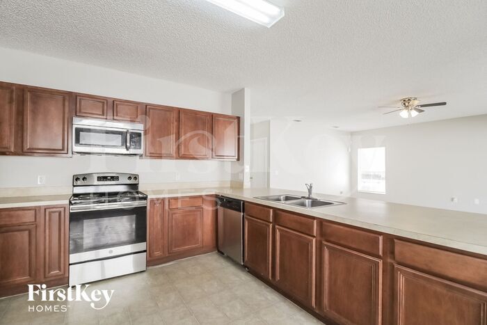 Building Photo - 556 Big Sioux Ct