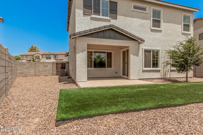 Building Photo - 6569 N 15th Dr