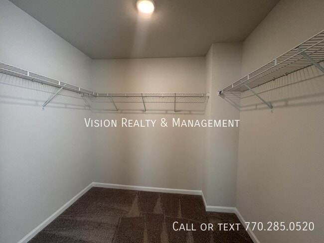 Building Photo - 141 Winding River Dr