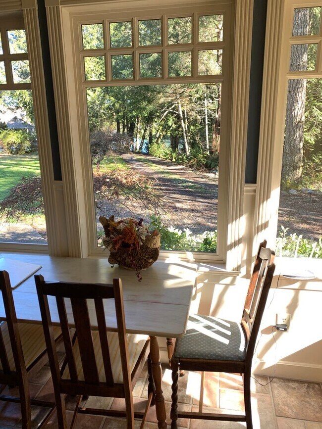 Building Photo - Charming 1BR House in Shelton