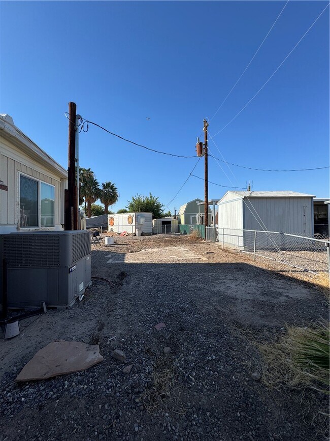 Building Photo - 7866 Meadowlark St