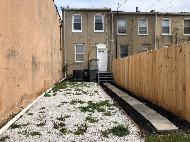 Building Photo - Charming 2 Bedroom/1 Bathroom Townhome in Abell, Baltimore, MD!