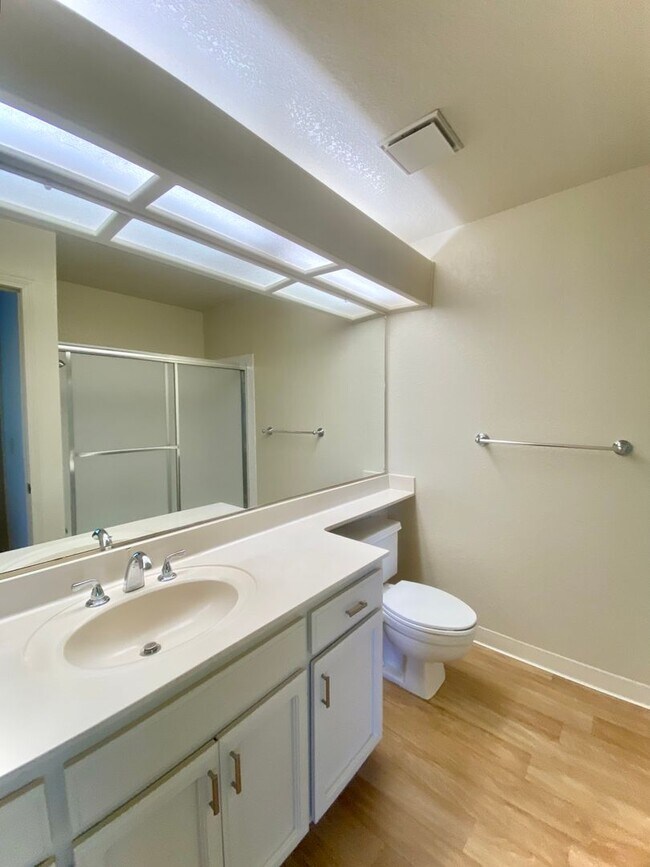 Building Photo - Large, open-concept 2-bedroom home in Mission San Jose!