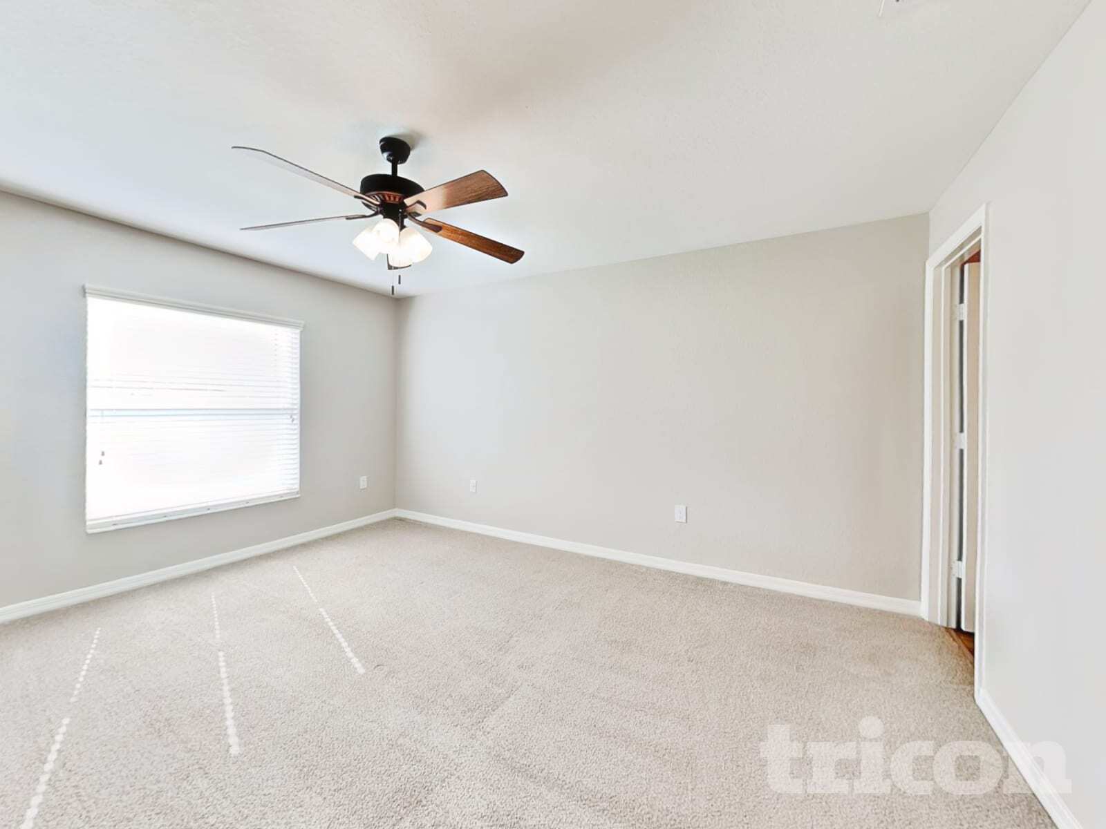 Building Photo - 77 Lake Ring Dr