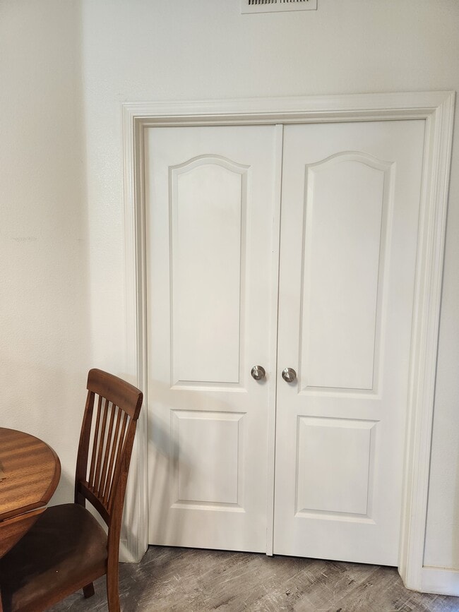 Building Photo - 1701 E Colter St