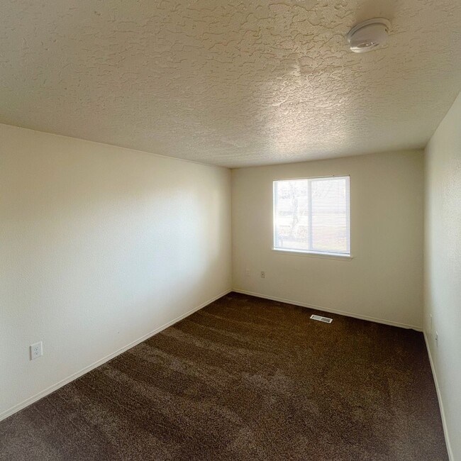 Building Photo - 3173 S Apple St