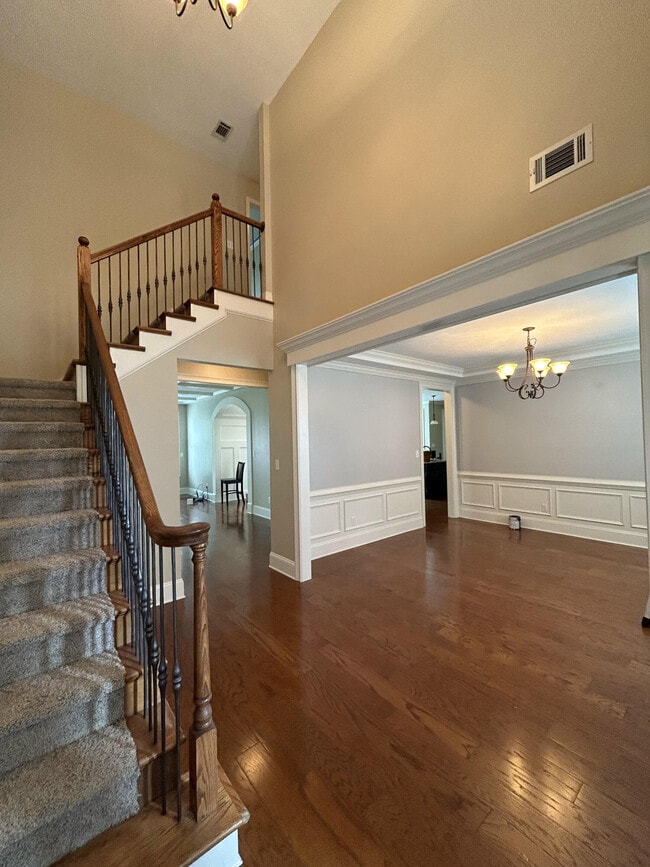 Building Photo - 222 Sunbury Dr