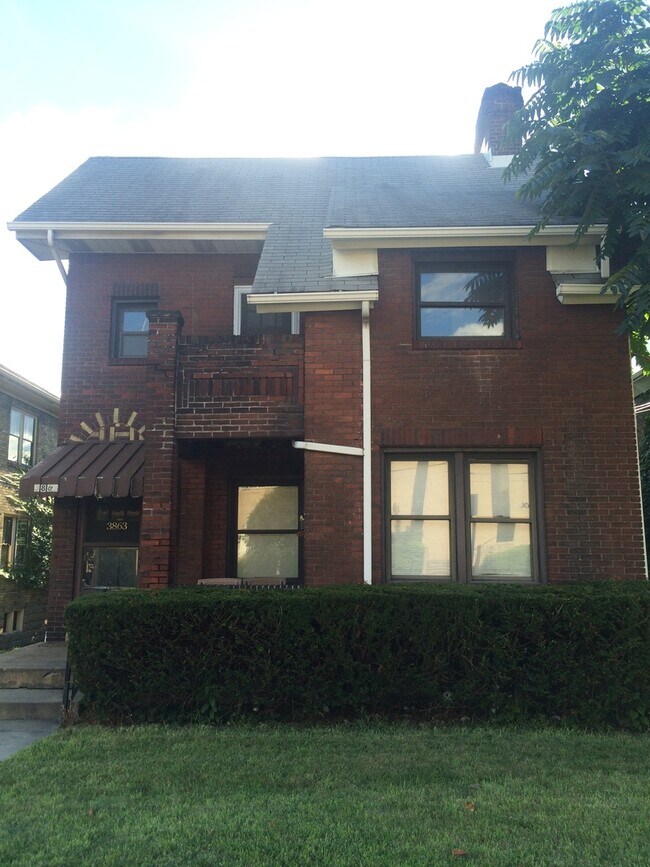 Building Photo - 3863 Brighton Rd