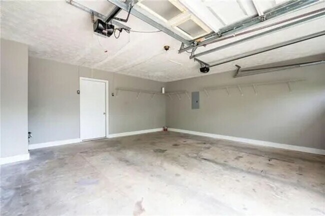 Building Photo - Charming 3BR House in Woodstock