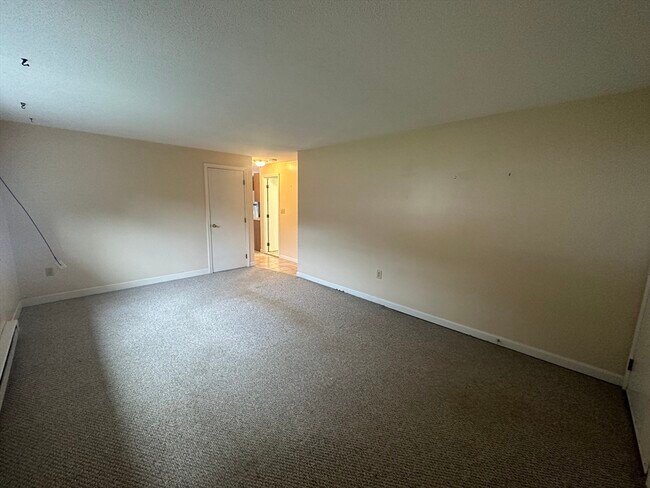 Building Photo - 81 Nicholas Rd