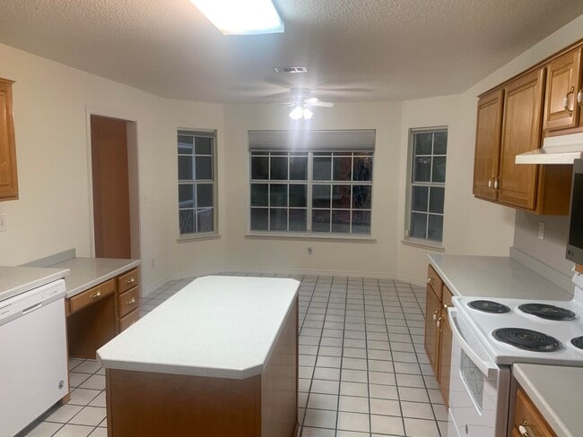 Building Photo - 343 Ruckel Dr