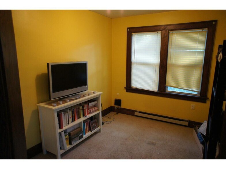 Living / Family Room - 3005 Tyler St NE