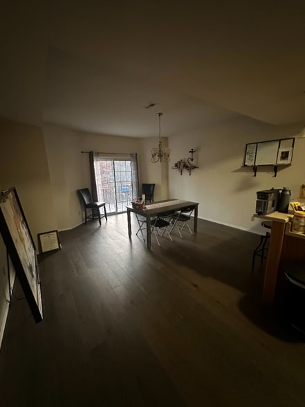 Building Photo - 358 Carmel Valley Way