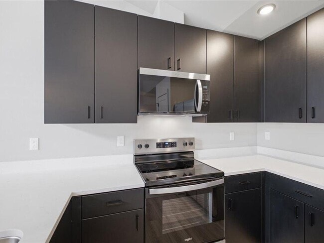 Building Photo - 1390 Overlook Ave NW