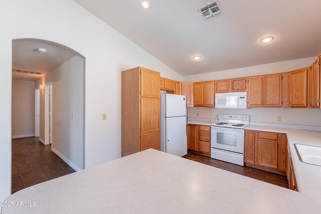 Building Photo - 7732 W Rancho Dr