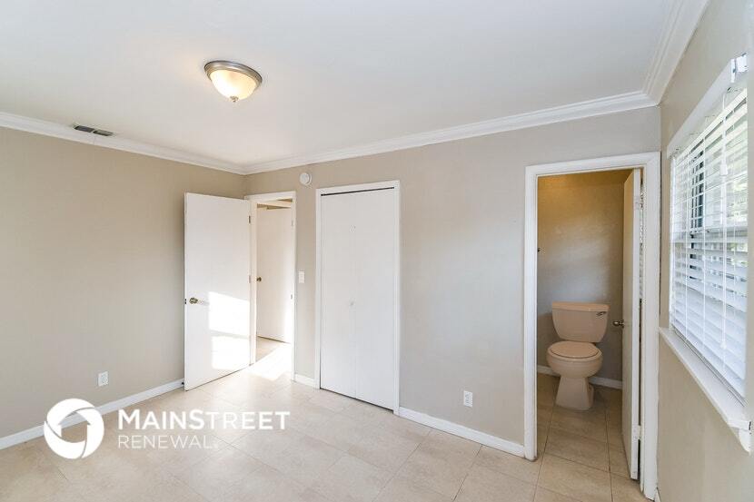 Building Photo - 10655 Tulsa Rd