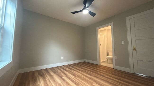 Building Photo - Bend: $2289 Charming 3 Bed 2 Bath Bungalow...