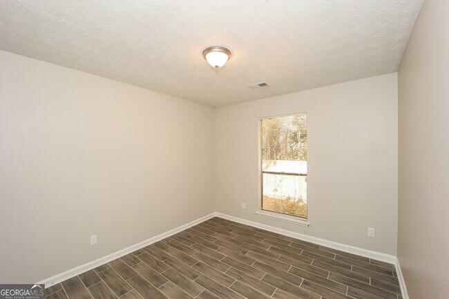 Building Photo - 8682 Cedar Creek Ridge