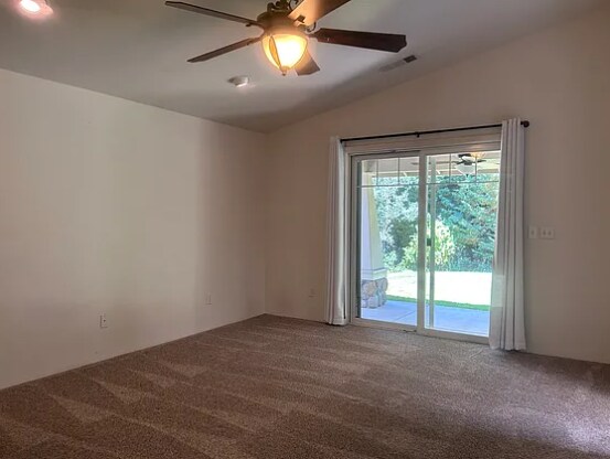 Building Photo - 3311 Edgewater Dr