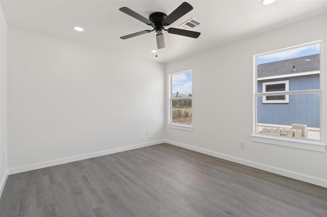 Building Photo - 1087 Schubert Ln