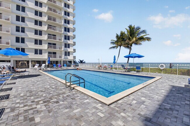 Building Photo - 3215 S Ocean Blvd
