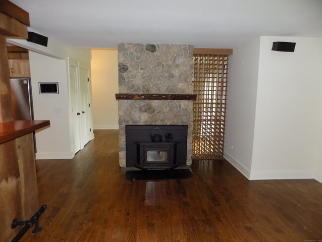 Building Photo - 12 Fogarty Ln
