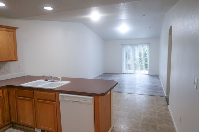 Building Photo - Fontana Duplexes