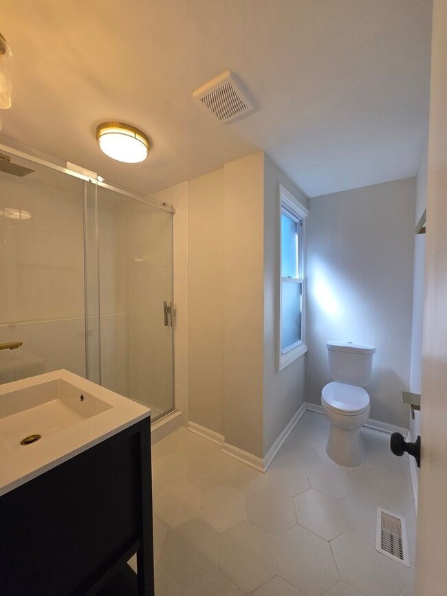 Building Photo - 429 W 102nd Pl