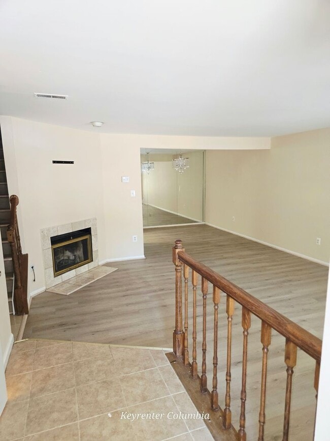 Building Photo - Beautiful 3BR Townhome in Burtonsville | Garage, Deck & Community Amenities