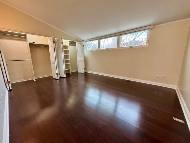 Building Photo - 1628 N Mohawk St