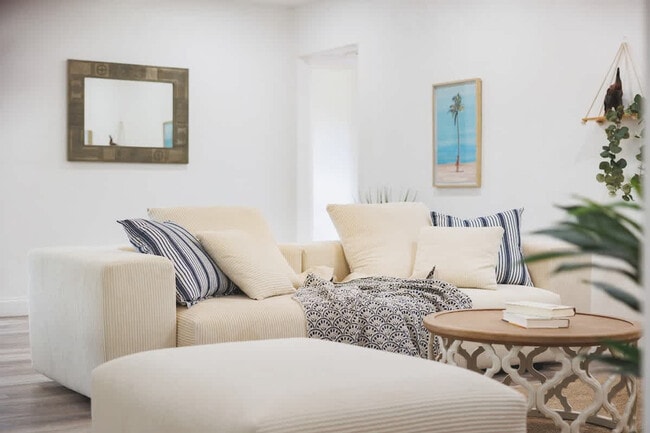 Building Photo - 1271 Woodlawn St