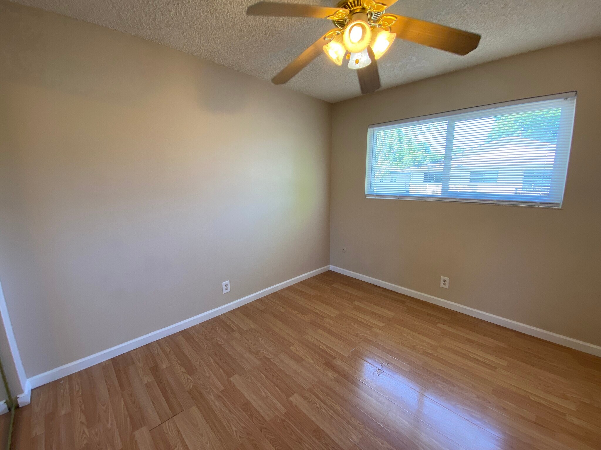 Building Photo - 2118 Peppertree Way