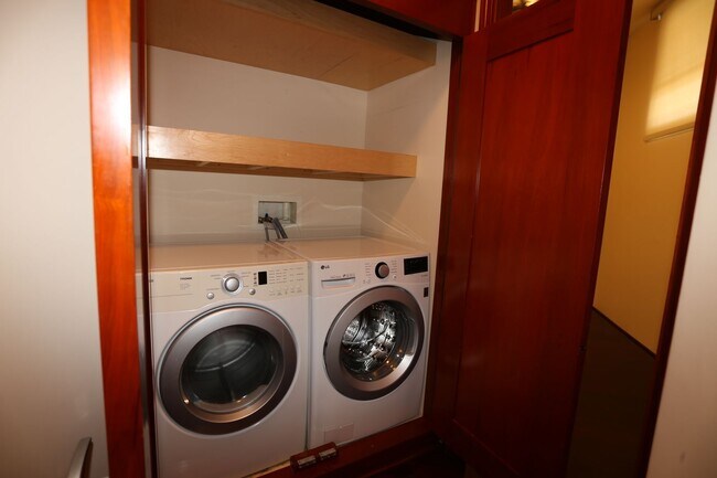 Building Photo - Loft at Waikiki - 2 Bdrm/2 Bath/2 Prkg - $4,500