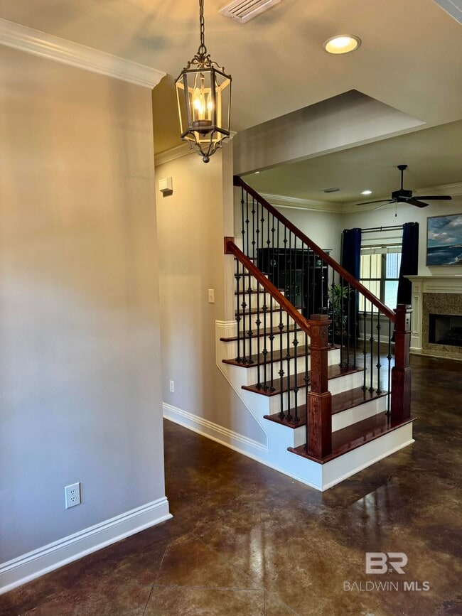 Building Photo - 6991 Carson Ln