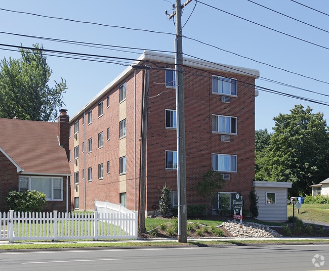 Building Photo - Pinecrest