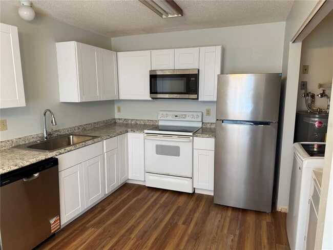 Building Photo - 1780 Shadow Ln