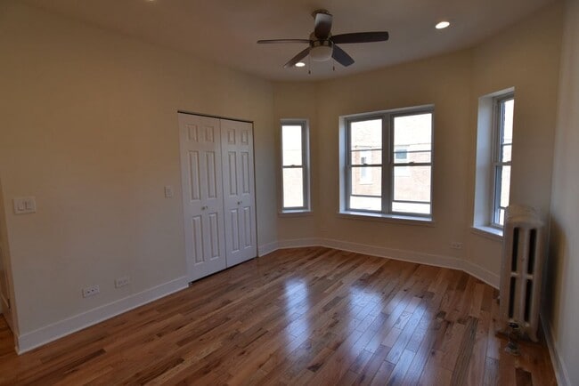 Building Photo - 4424-4432 N Wolcott Ave