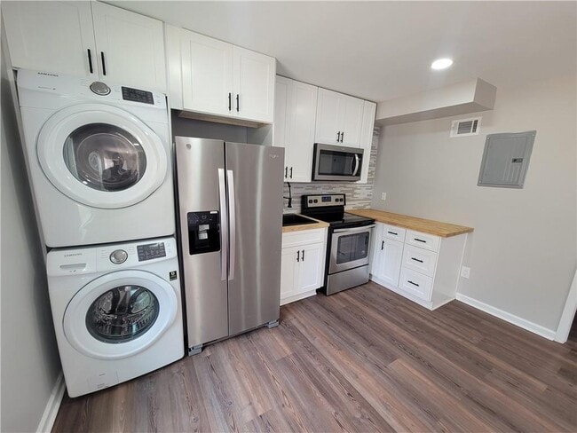 Building Photo - 655 Alcovy Woods Dr