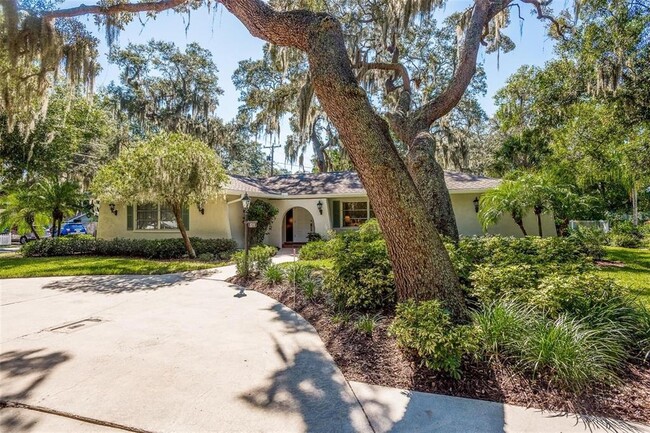 Building Photo - 511 Crystal Beach Ave