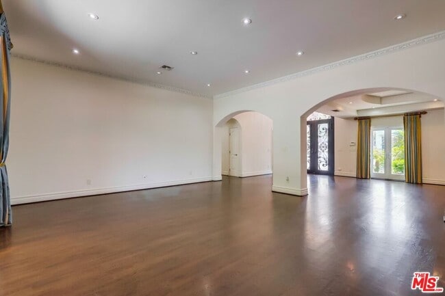 Building Photo - 114 S Layton Dr