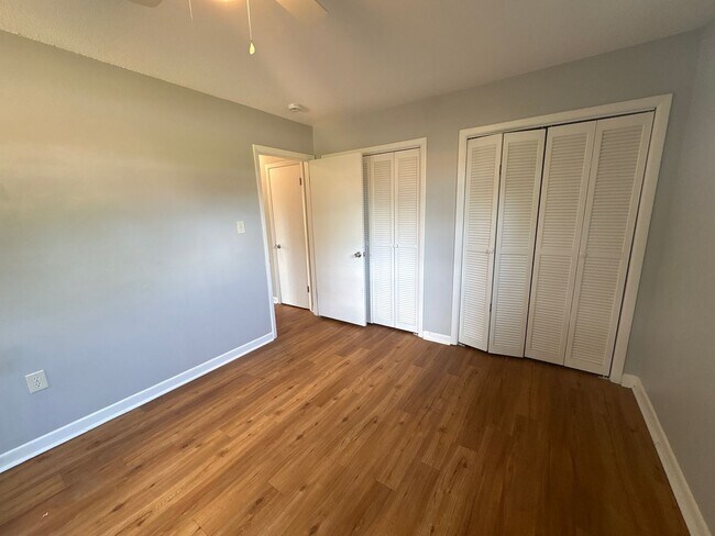 Building Photo - 315 Indian Trail