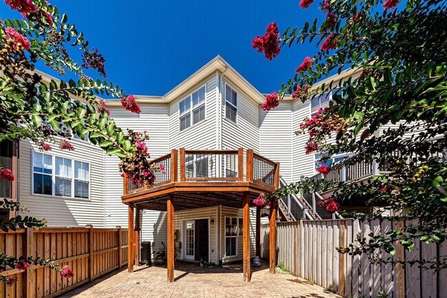 Deck & Patio - 23460 Twin Falls Ter