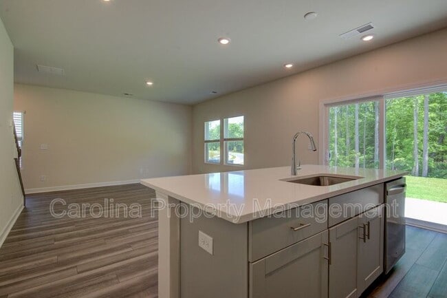 Building Photo - 105 Johns Cardinal Dr