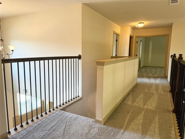 Building Photo - 3238 Sag Harbor Ct NE